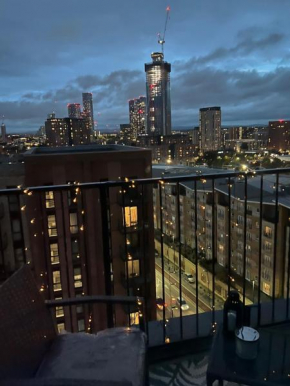 Beautiful 10th floor 1 bed city apartment